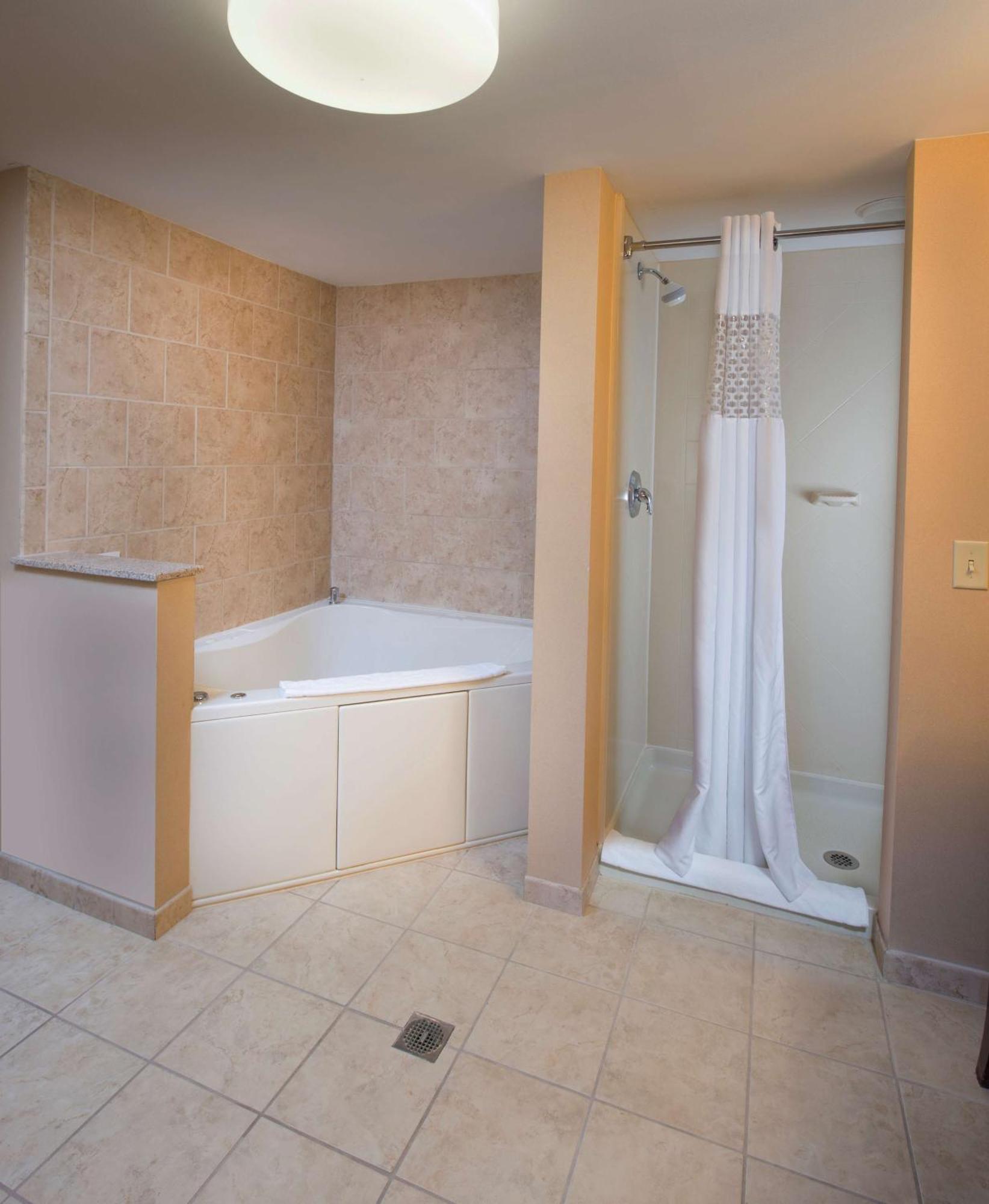 Hotel Hampton 3*